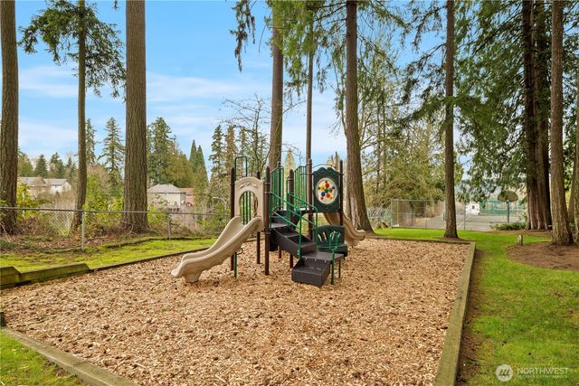 15705 NE 59th Way, Redmond, WA 98052