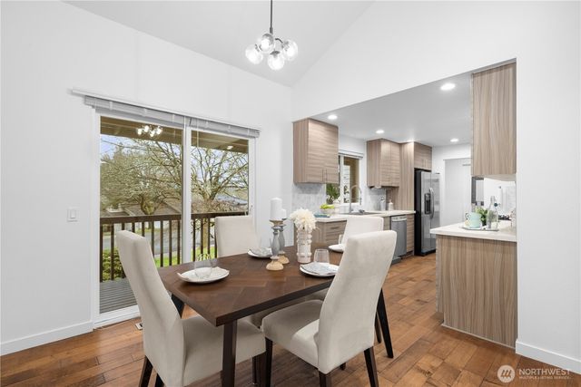 15705 NE 59th Way, Redmond, WA 98052