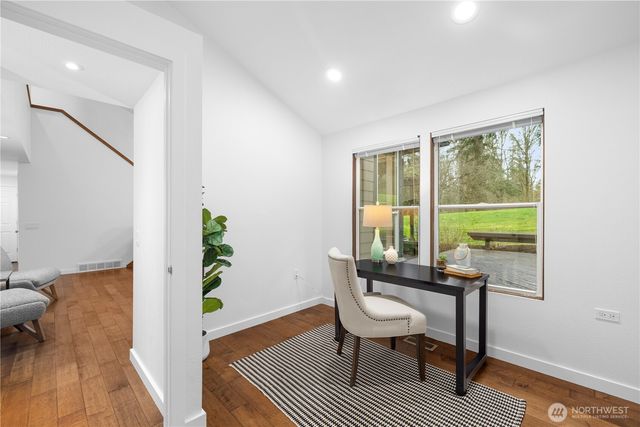 15705 NE 59th Way, Redmond, WA 98052