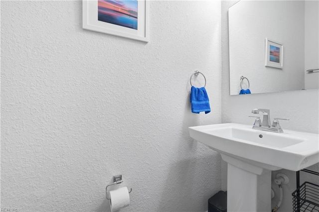 995 Gabion WAY, Chesapeake, VA 23323