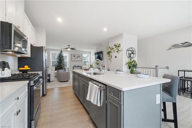 995 Gabion WAY, Chesapeake, VA 23323