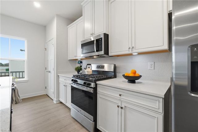 995 Gabion WAY, Chesapeake, VA 23323