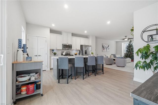 995 Gabion WAY, Chesapeake, VA 23323