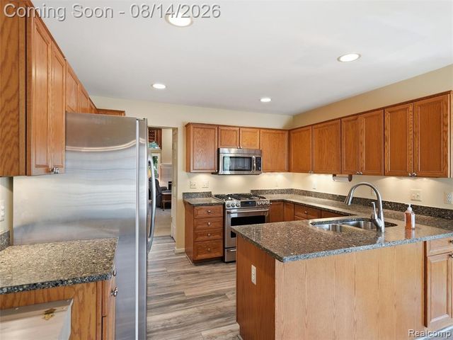 16905 Coral Lane, Macomb, MI 48042