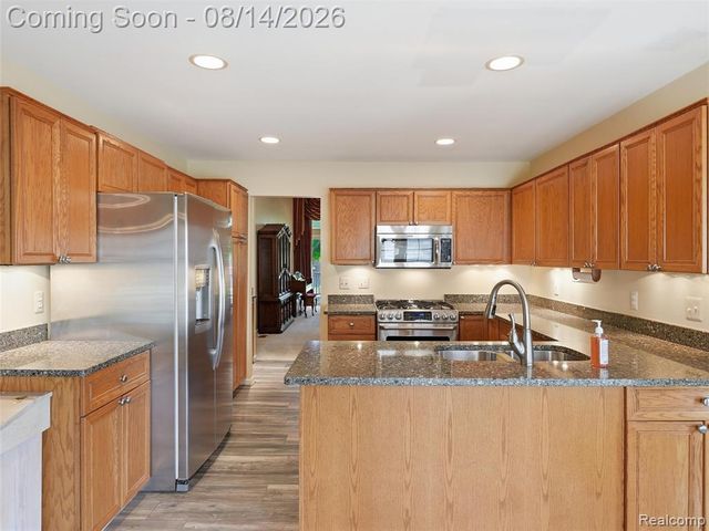 16905 Coral Lane, Macomb, MI 48042