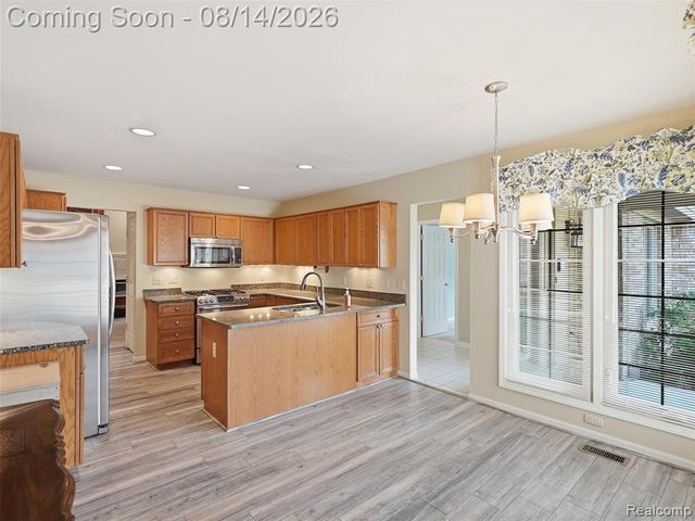 16905 Coral Lane, Macomb, MI 48042