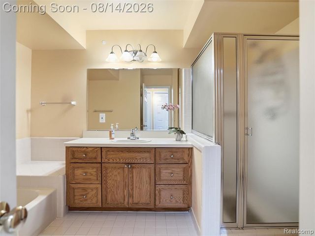 16905 Coral Lane, Macomb, MI 48042