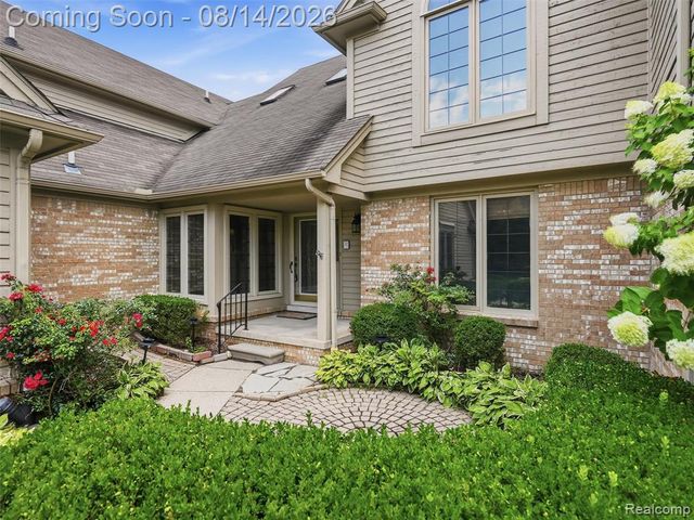 16905 Coral Lane, Macomb, MI 48042