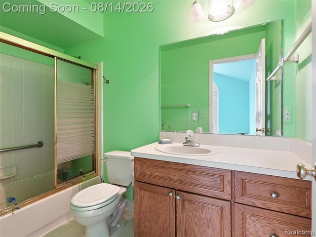 16905 Coral Lane, Macomb, MI 48042