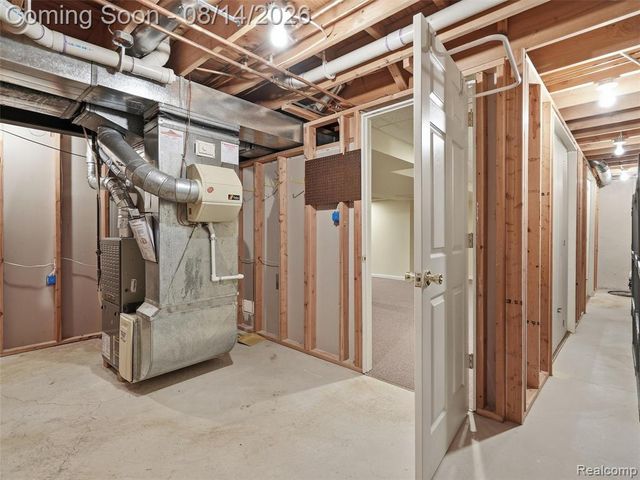 16905 Coral Lane, Macomb, MI 48042