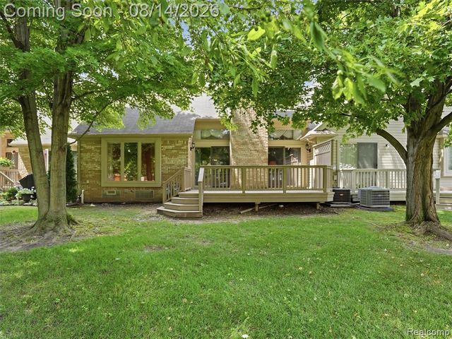 16905 Coral Lane, Macomb, MI 48042