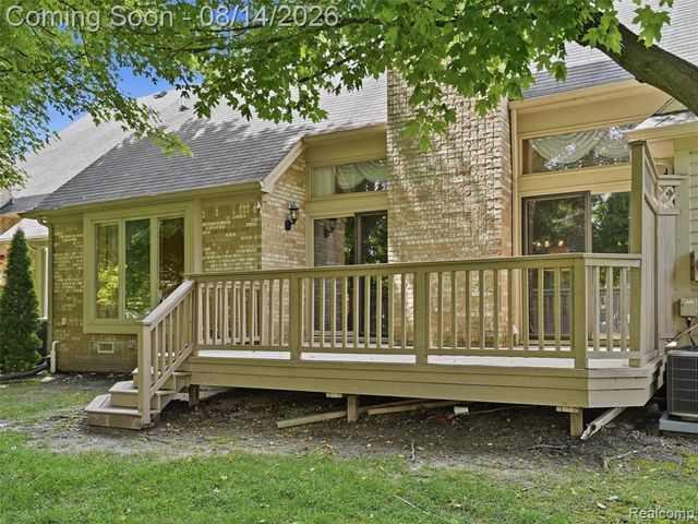 16905 Coral Lane, Macomb, MI 48042