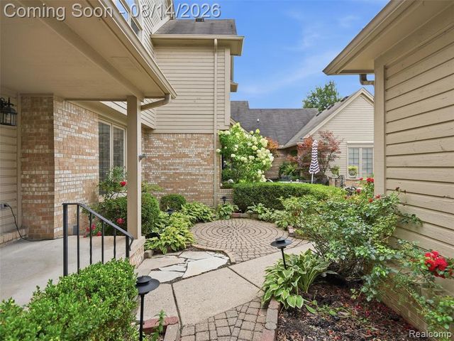 16905 Coral Lane, Macomb, MI 48042