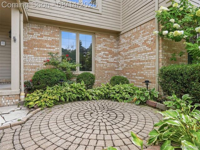 16905 Coral Lane, Macomb, MI 48042