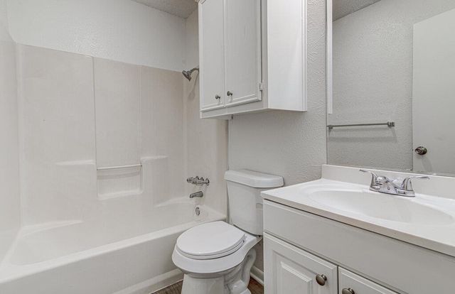 404 W Dittmar RD A, Austin, TX 78745