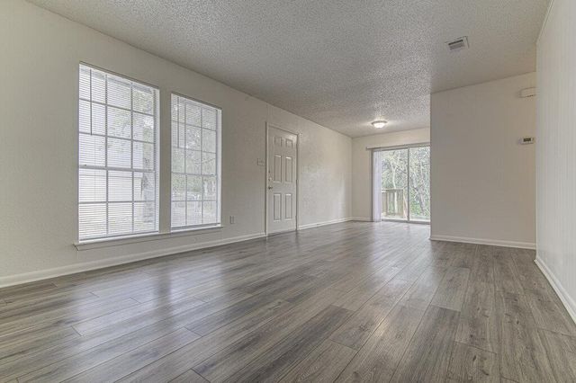 404 W Dittmar RD A, Austin, TX 78745