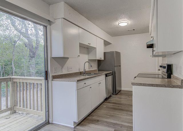 404 W Dittmar RD A, Austin, TX 78745
