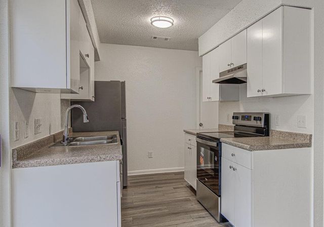 404 W Dittmar RD A, Austin, TX 78745