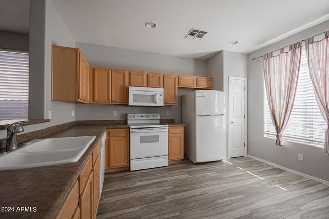 7312 E MILLS Street, Mesa, AZ 85207