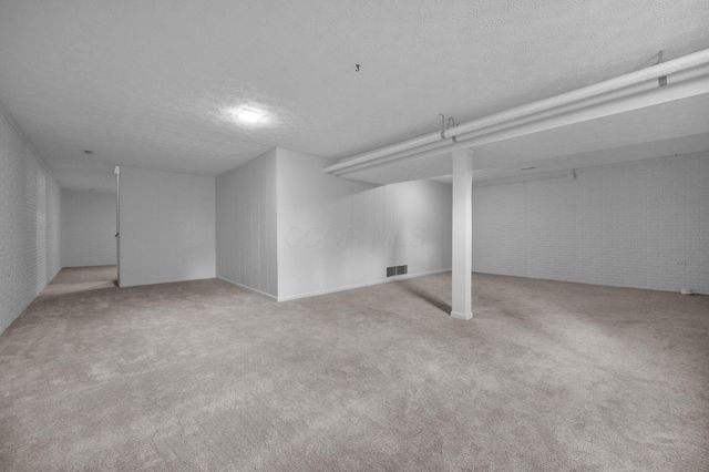 410 Fern Hill Drive, Granville, OH 43023