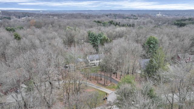 410 Fern Hill Drive, Granville, OH 43023