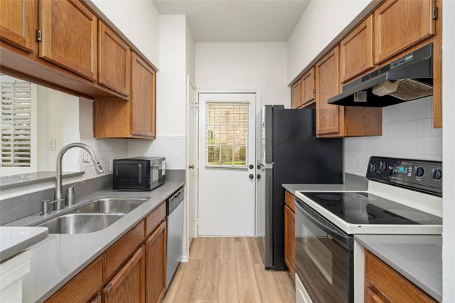 7575 Cambridge Street 1201, Houston, TX 77054