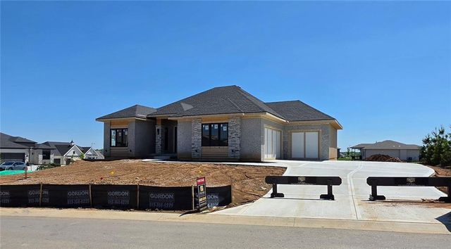 23905 W 112th Terrace, Olathe, KS 66061