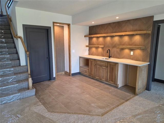 23905 W 112th Terrace, Olathe, KS 66061