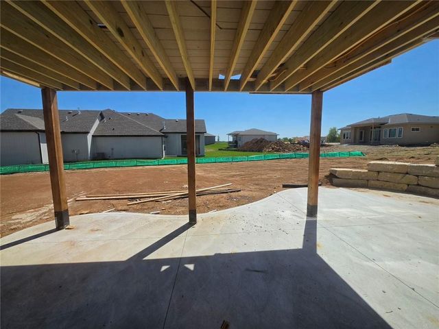 23905 W 112th Terrace, Olathe, KS 66061