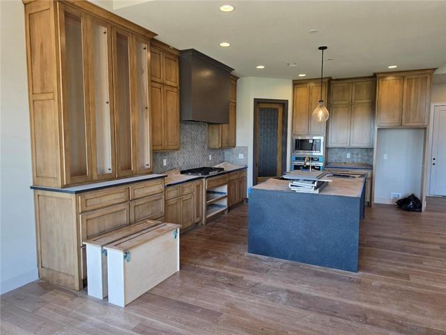 23905 W 112th Terrace, Olathe, KS 66061