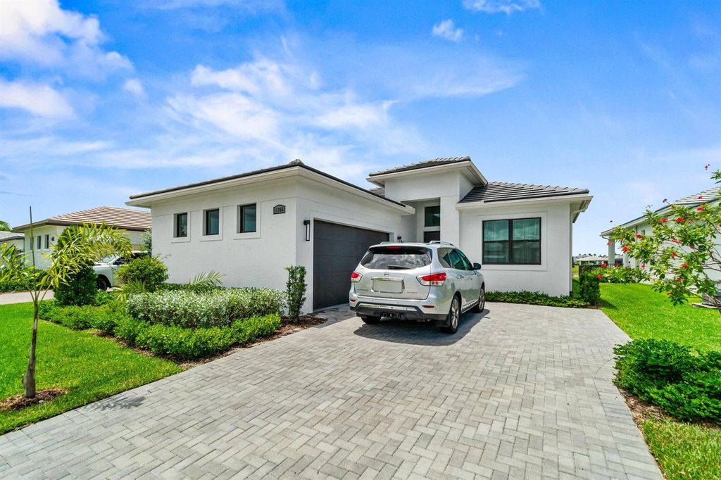 11356 SW Pietra Way, Port St. Lucie, FL 34987