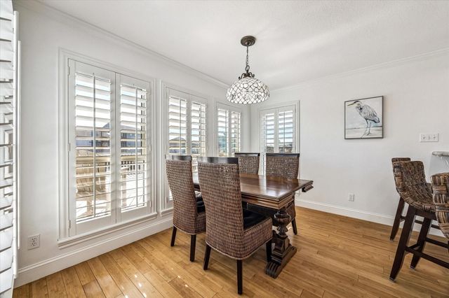 406 Tahiti Road, Tiki Island, TX 77554