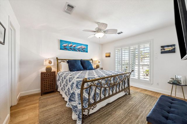 406 Tahiti Road, Tiki Island, TX 77554