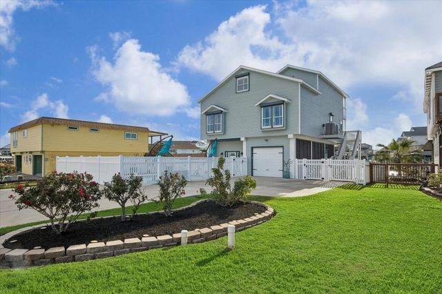 406 Tahiti Road, Tiki Island, TX 77554