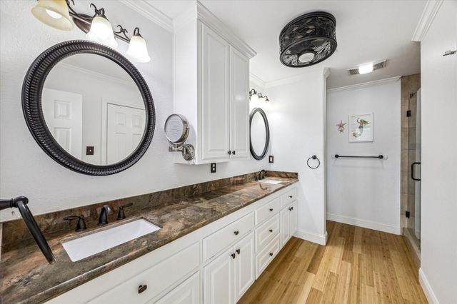 406 Tahiti Road, Tiki Island, TX 77554