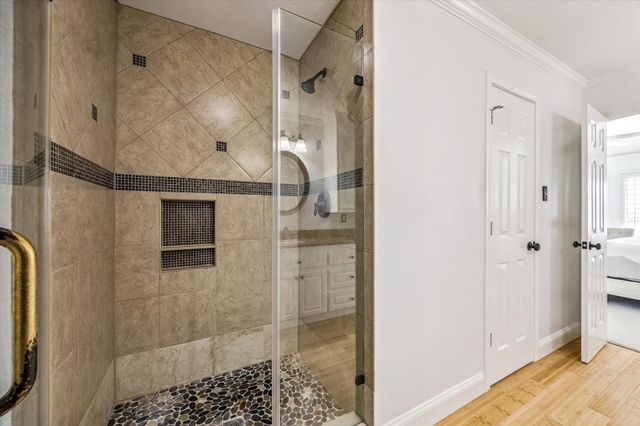 406 Tahiti Road, Tiki Island, TX 77554