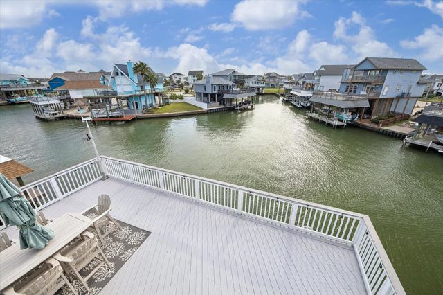 406 Tahiti Road, Tiki Island, TX 77554