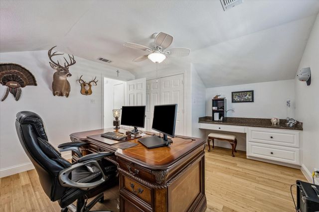 406 Tahiti Road, Tiki Island, TX 77554