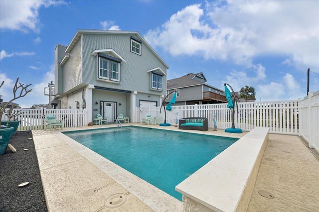 406 Tahiti Road, Tiki Island, TX 77554