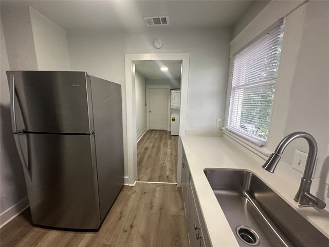 819 N Marsalis Avenue D, Dallas, TX 75203