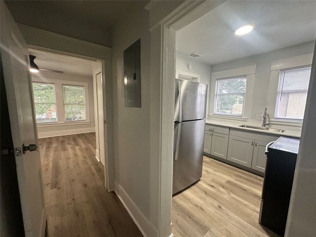 819 N Marsalis Avenue D, Dallas, TX 75203