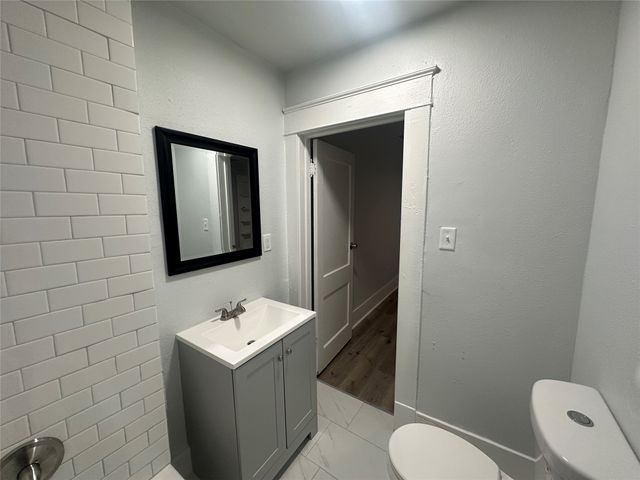 819 N Marsalis Avenue D, Dallas, TX 75203