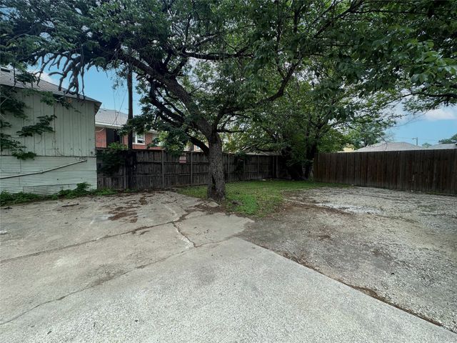 819 N Marsalis Avenue D, Dallas, TX 75203