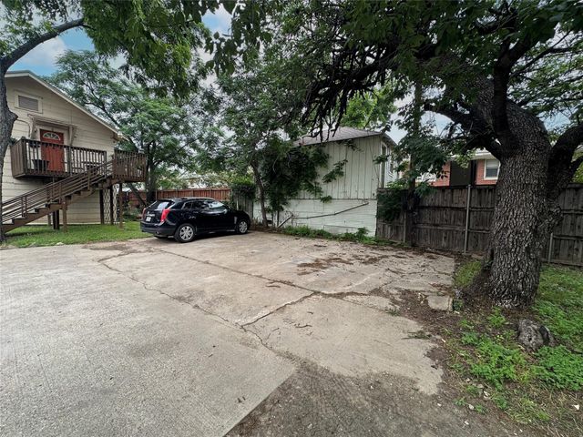 819 N Marsalis Avenue D, Dallas, TX 75203