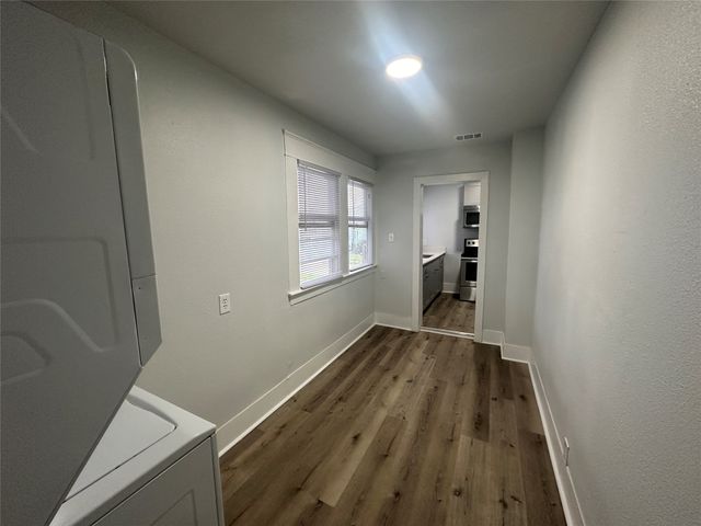 819 N Marsalis Avenue D, Dallas, TX 75203