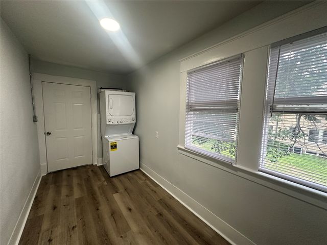 819 N Marsalis Avenue D, Dallas, TX 75203