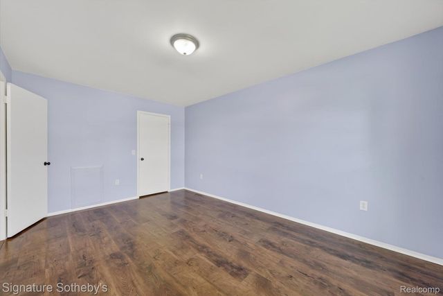 1445 Dover Hill N, Walled Lake, MI 48390