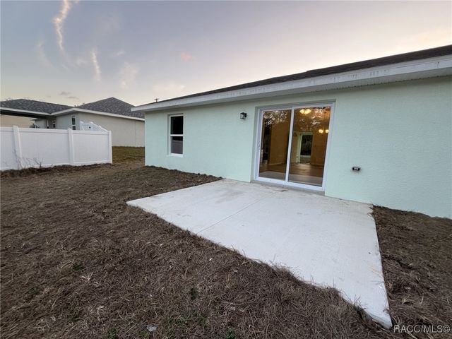 35 Sequoia Trail, Ocklawaha, FL 32179