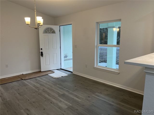 35 Sequoia Trail, Ocklawaha, FL 32179