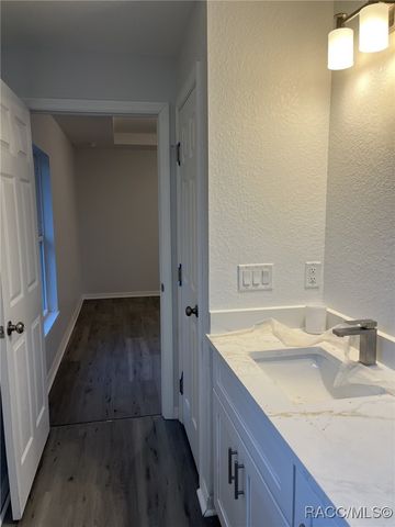 35 Sequoia Trail, Ocklawaha, FL 32179